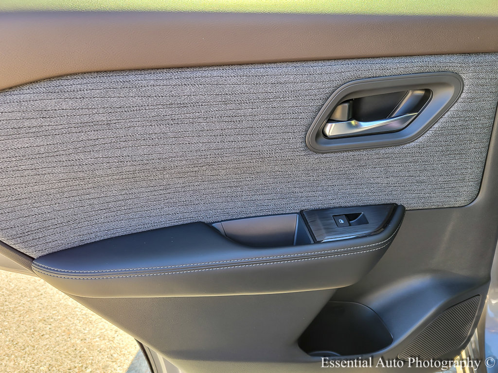 2023 NISSAN ROGUE - Image 17