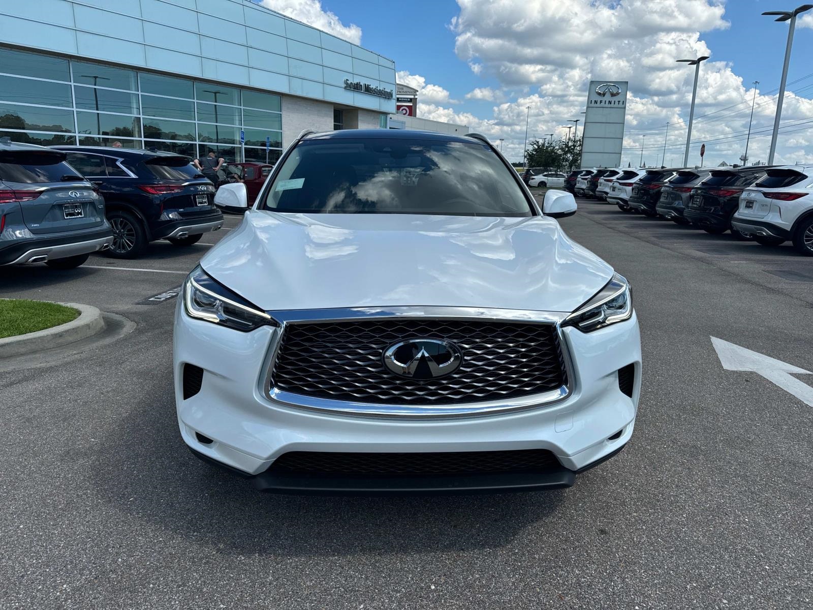 2025 Infiniti QX50 Luxe AWD photo 2