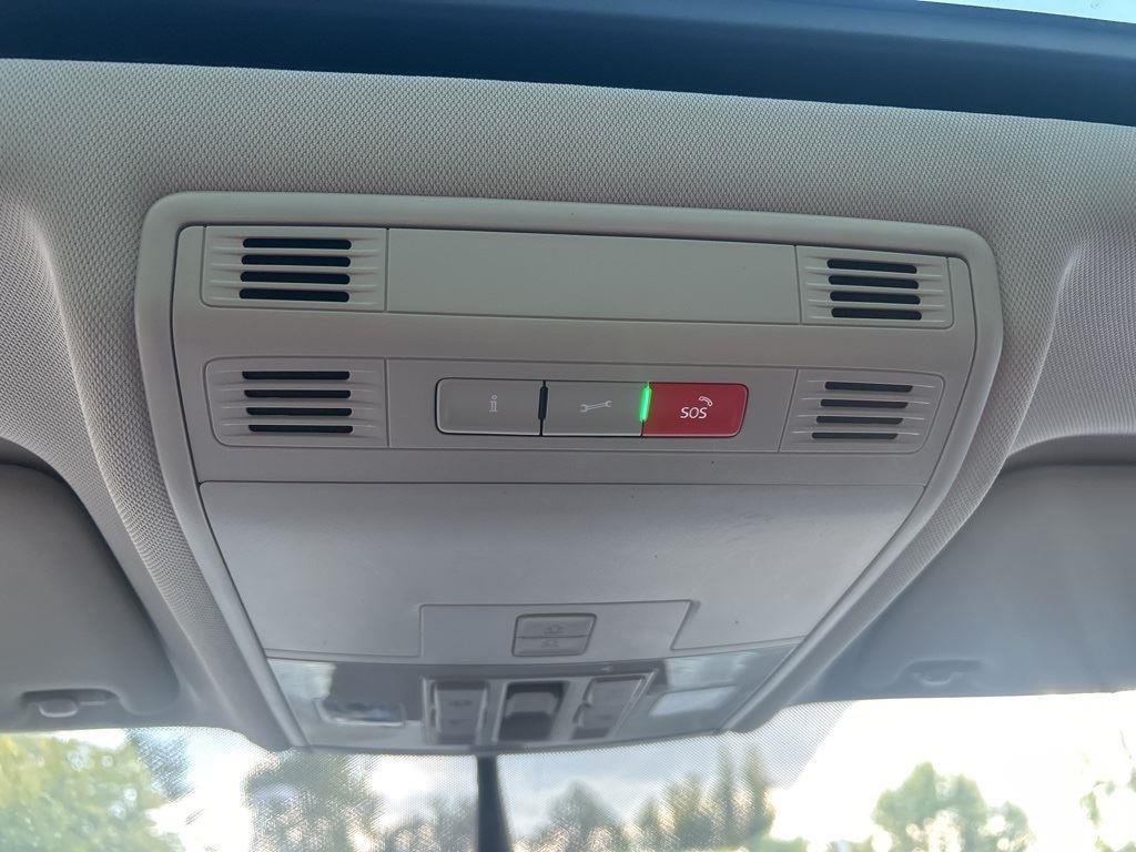 2022 Volkswagen Taos SE photo 16