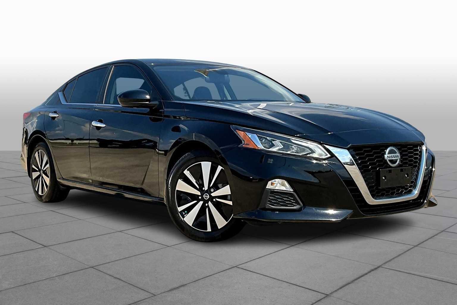 2022 Nissan Altima 2.5 SV photo 2
