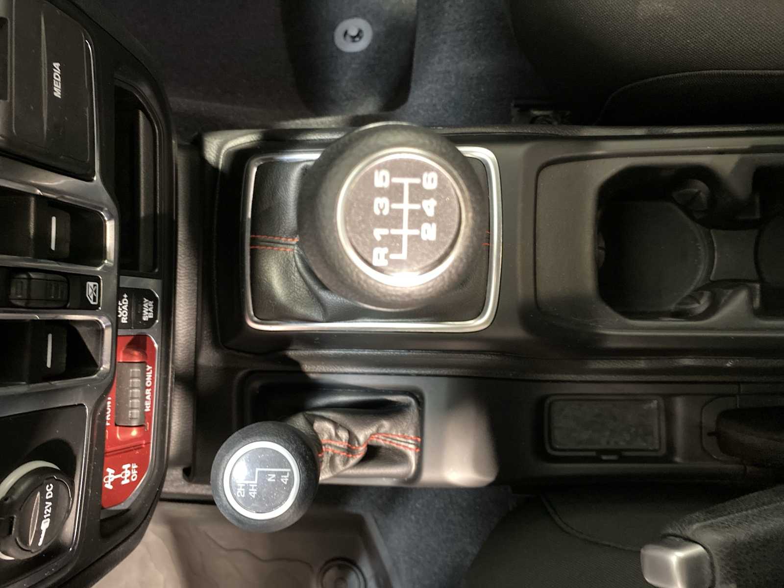 2023 Jeep Wrangler Rubicon photo 17