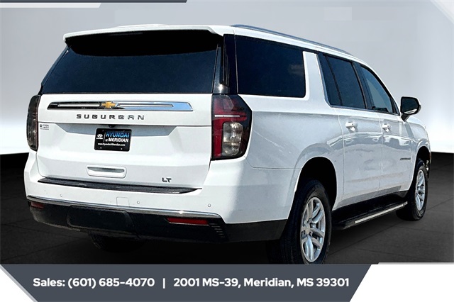 2023 Chevrolet Suburban LT photo 11