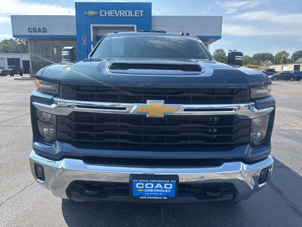 2025 Chevrolet Silverado 2500HD LT photo 8