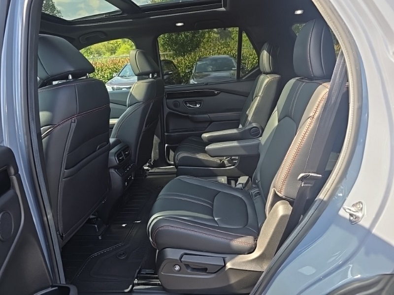 2024 Honda Pilot TrailSport Sport photo 23