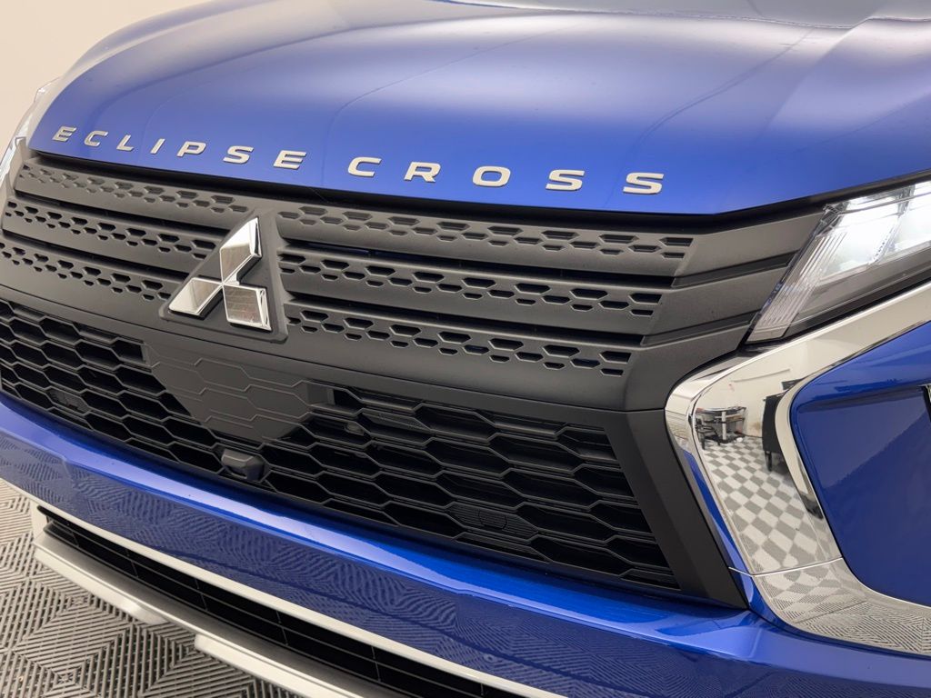 2025 Mitsubishi Eclipse Cross SE photo 4