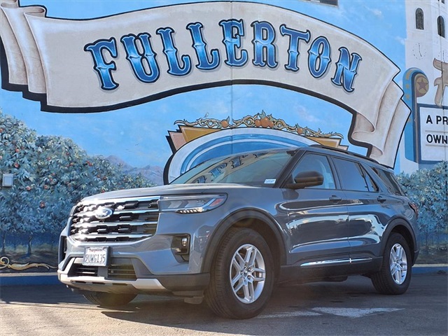2025 Ford Explorer Active's photo