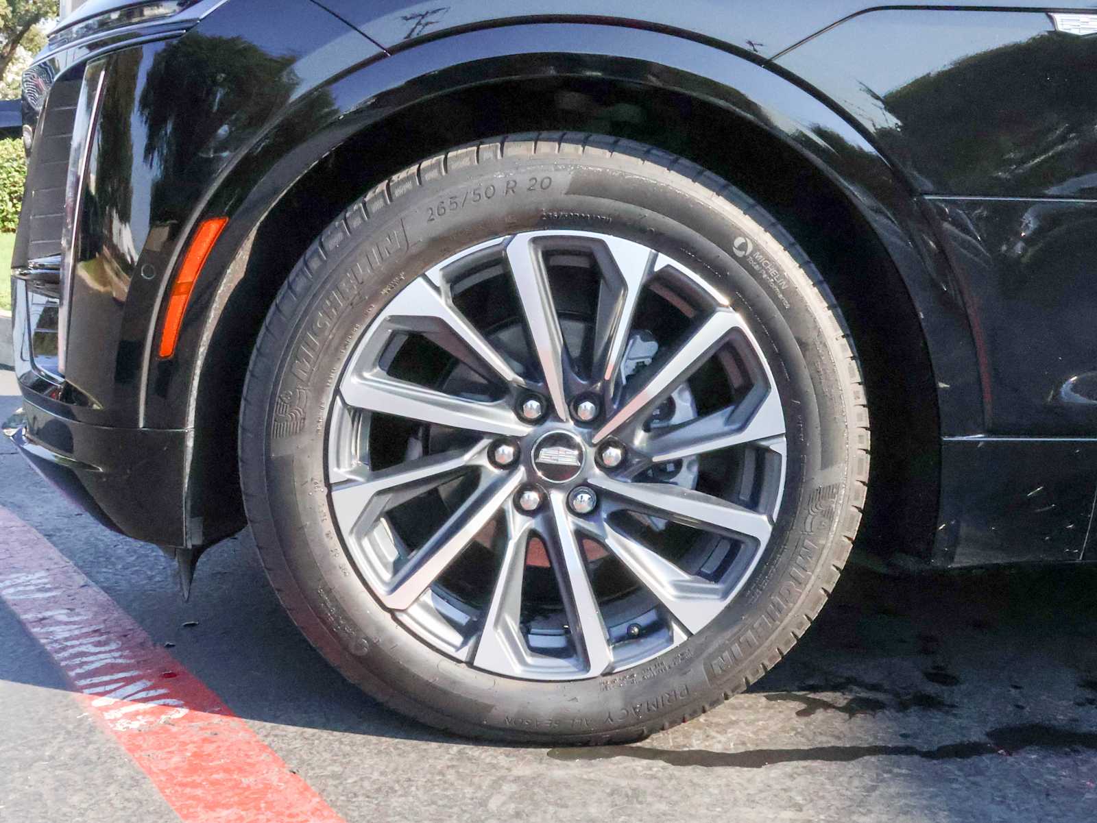 2025 Cadillac Lyriq Sport photo 4