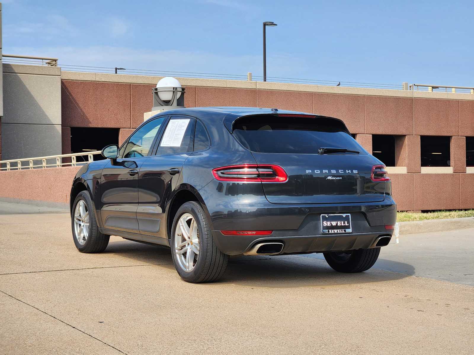 2018 Porsche Macan photo 3