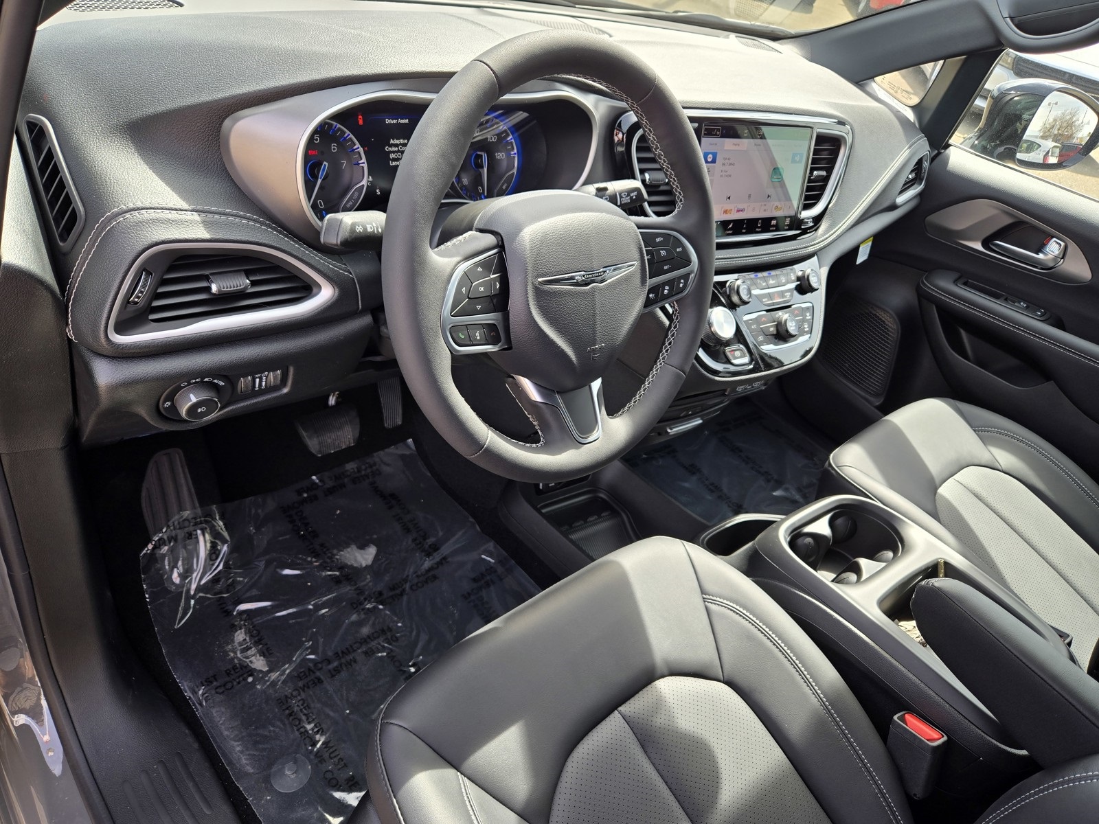 2025 Chrysler Pacifica photo 11