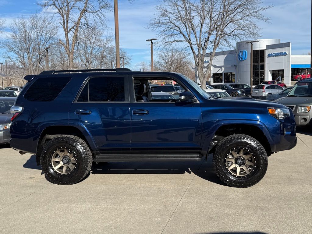 2015 Toyota 4Runner Limited photo 3