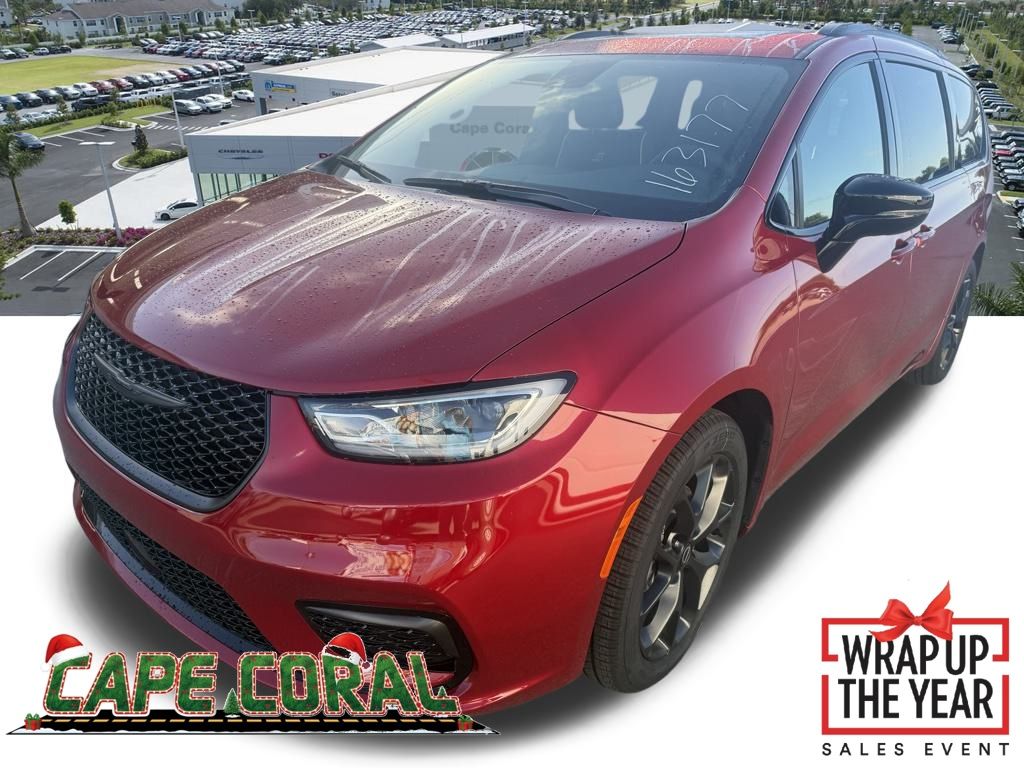 2026 Chrysler Pacifica Limited's photo