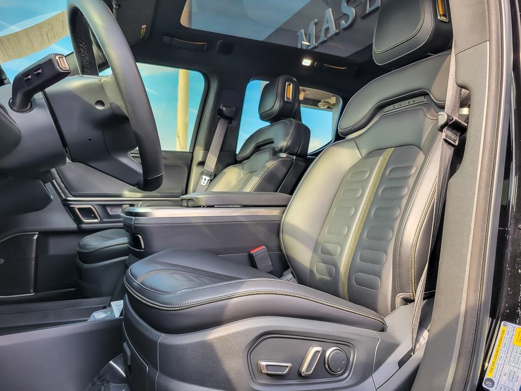 2023 Rivian R1T Adventure photo 7