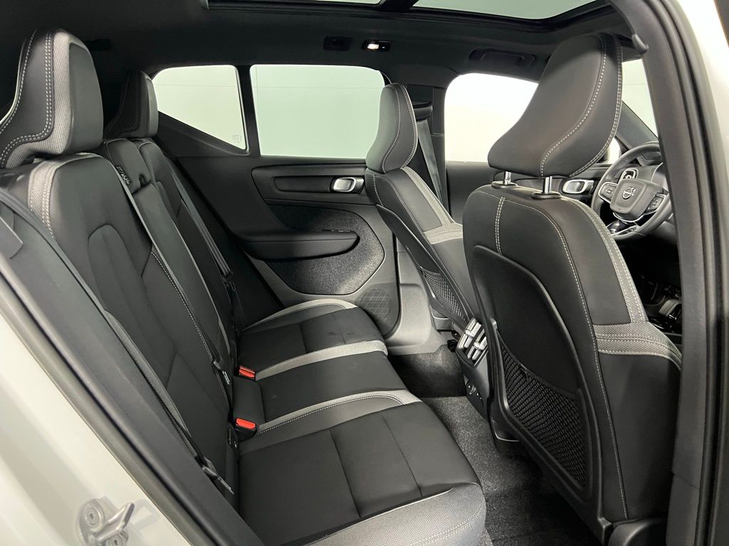 2023 Volvo XC40 Recharge Ultimate photo 26