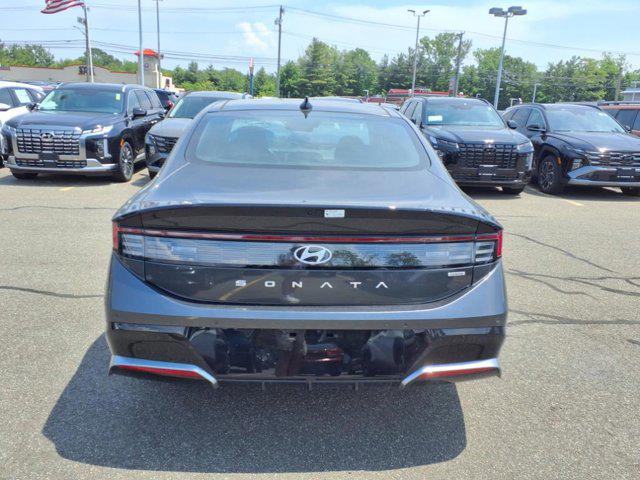 2025 Hyundai Sonata Hybrid Limited photo 4