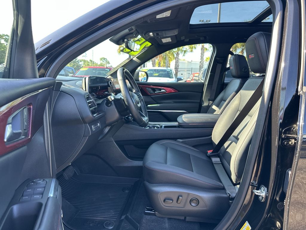 2025 Chevrolet Traverse Z71 photo 19