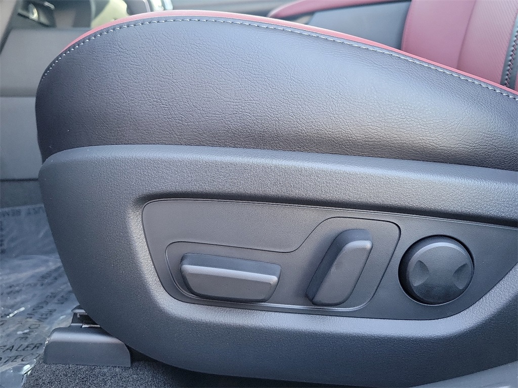 2025 Mazda CX-50 Premium Plus photo 12