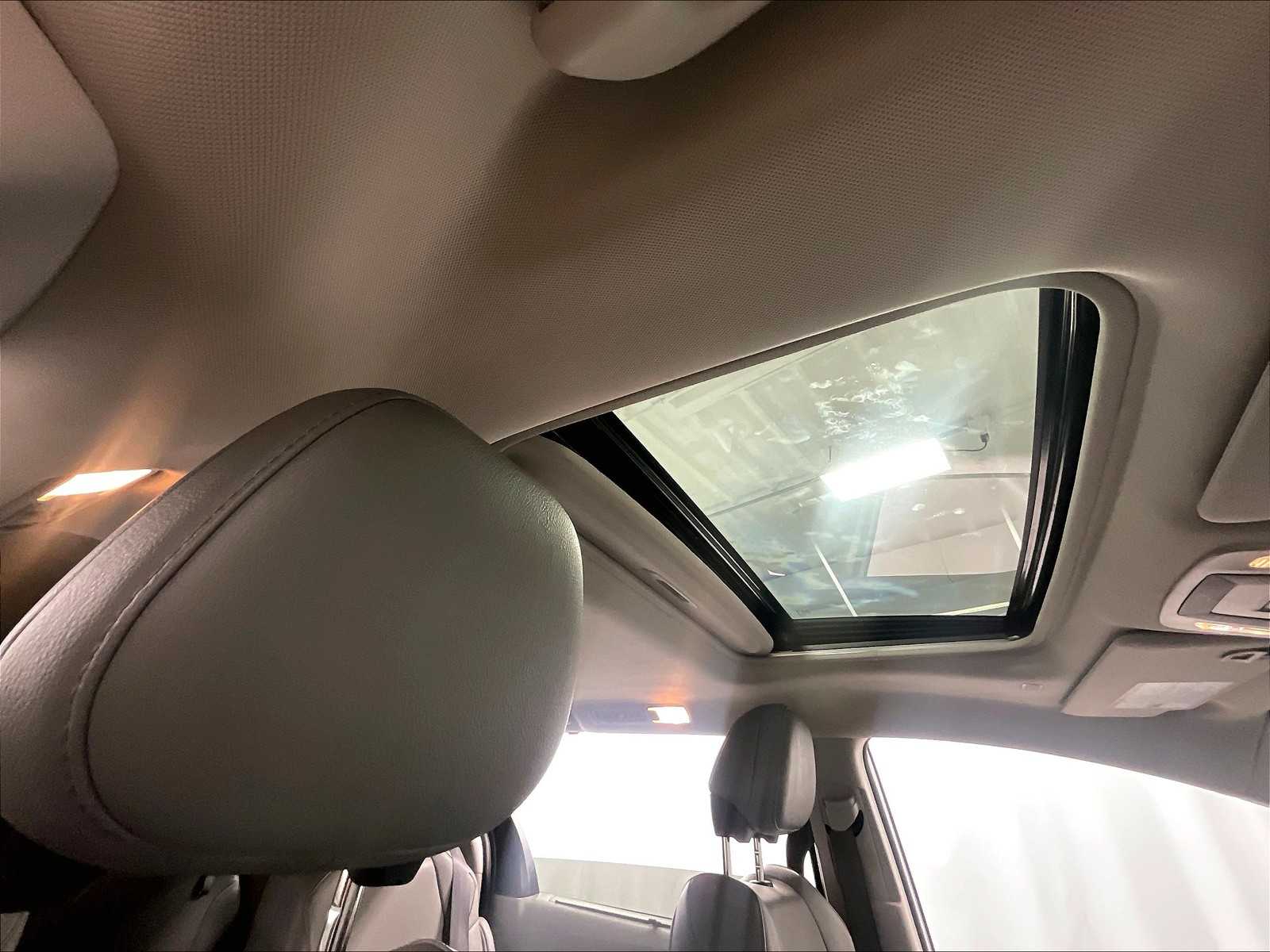 2022 Toyota Sienna XLE photo 23