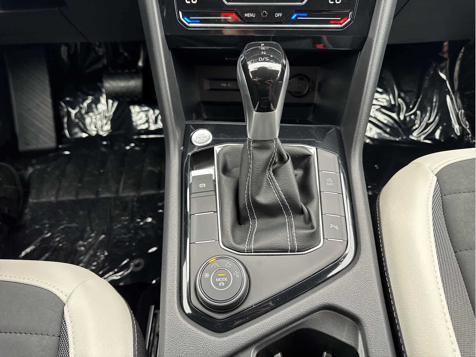 2025 Volkswagen Taos SE photo 22