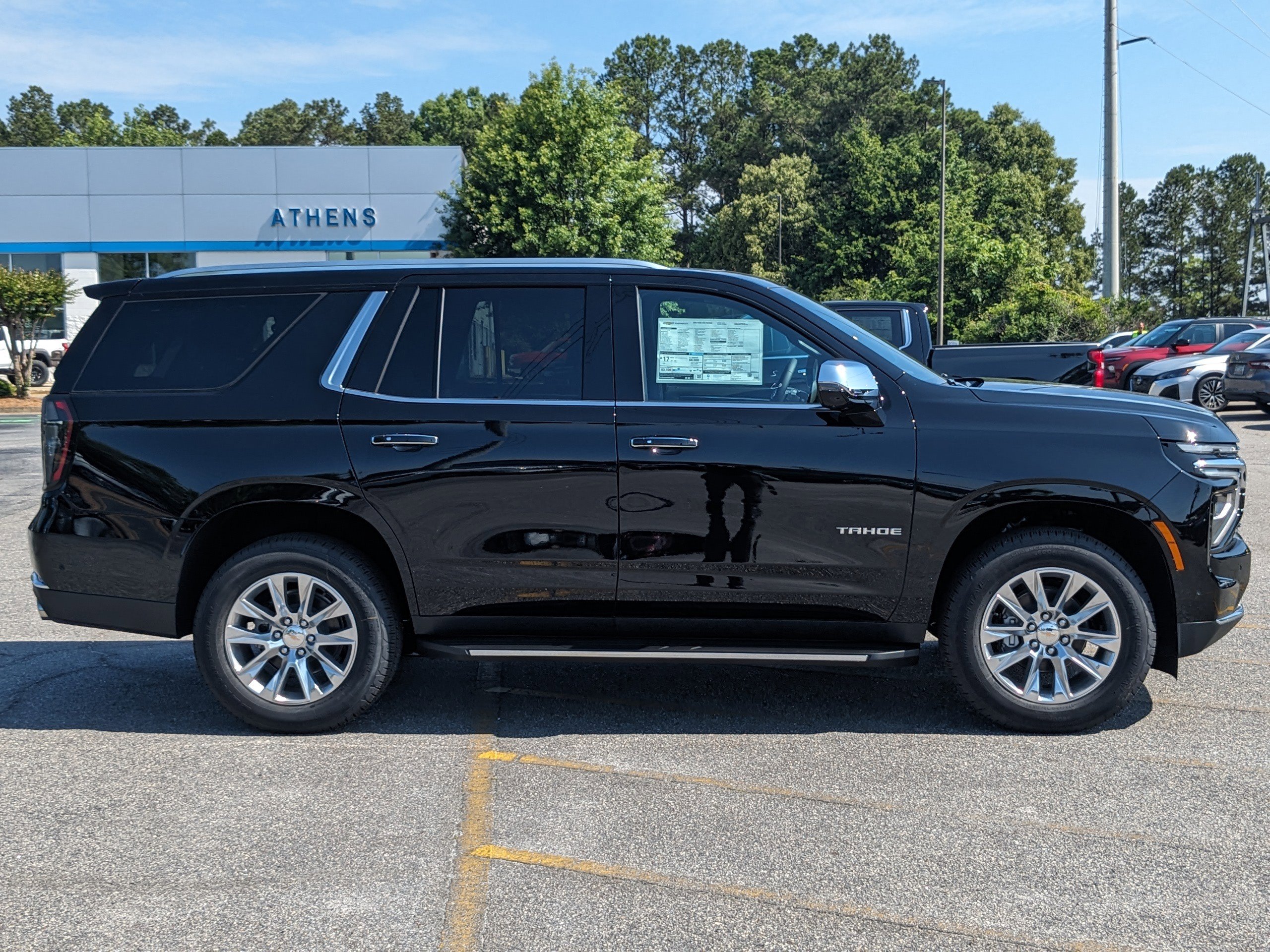 2025 Chevrolet Tahoe Premier photo 2
