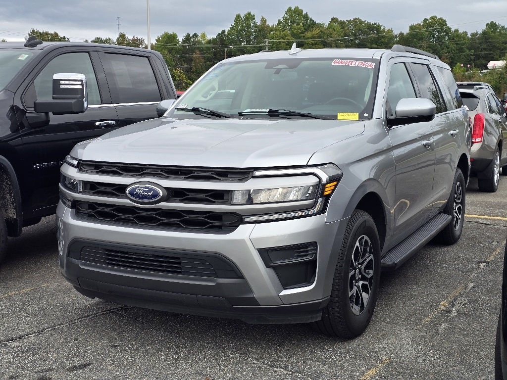 2022 Ford Expedition XLT photo 2