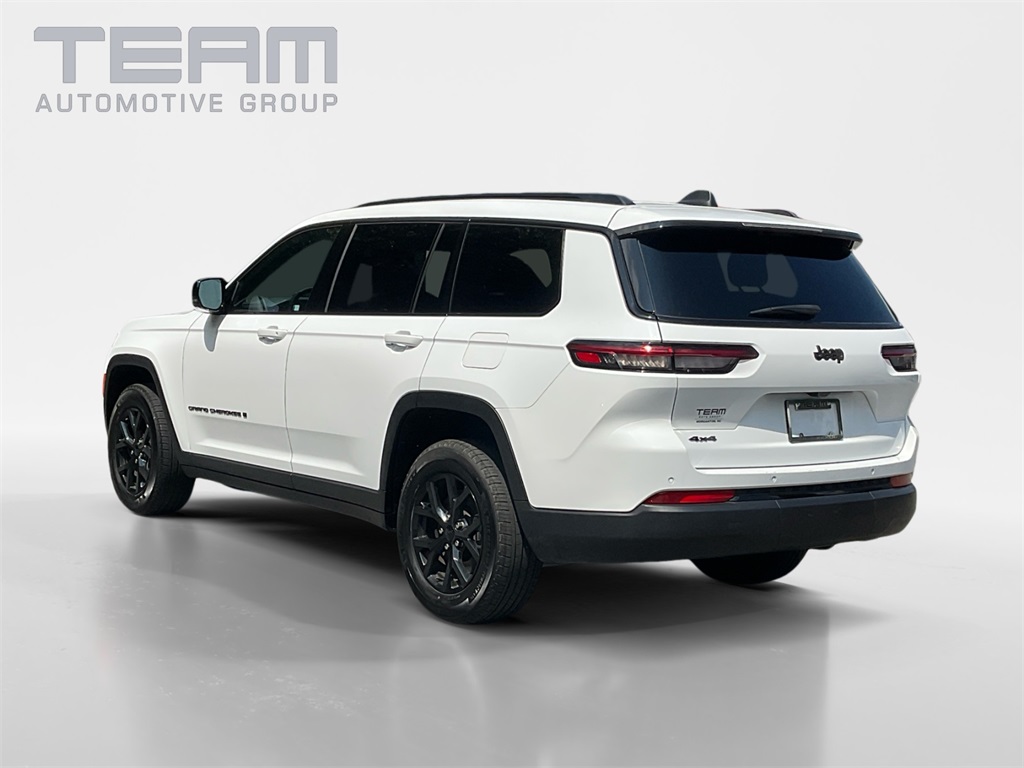 2024 Jeep Grand Cherokee Altitude photo 3