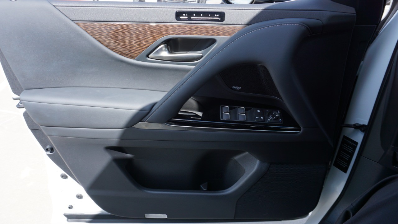 2023 Lexus LX 600 Ultra Luxury photo 21