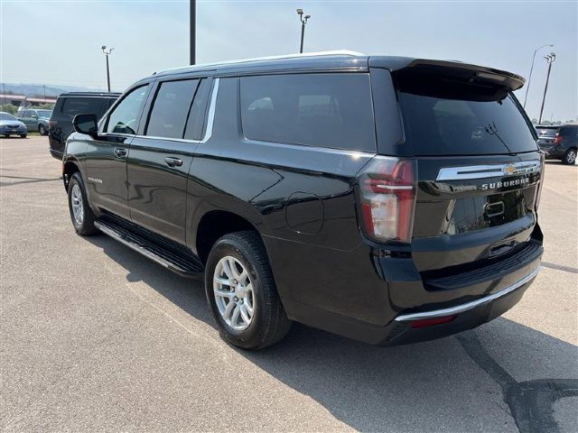 Used 2023 Chevrolet Suburban LT with VIN 1GNSKCKD0PR409486 for sale in Roseville, Minnesota