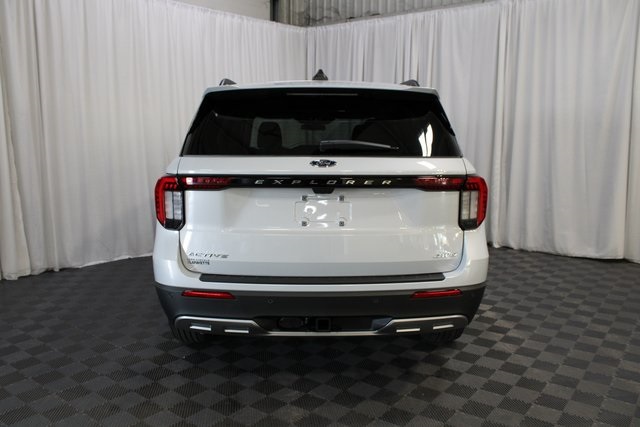 2025 Ford Explorer photo 10