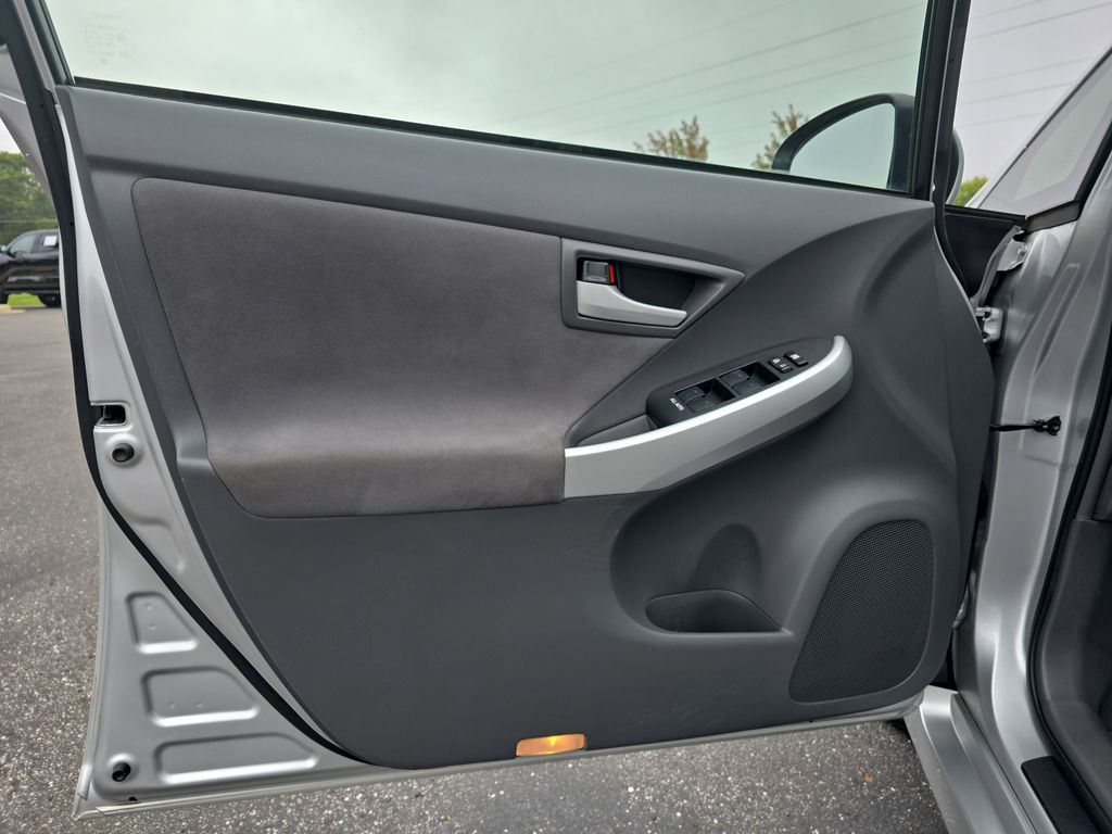 2010 Toyota Prius Two photo 21