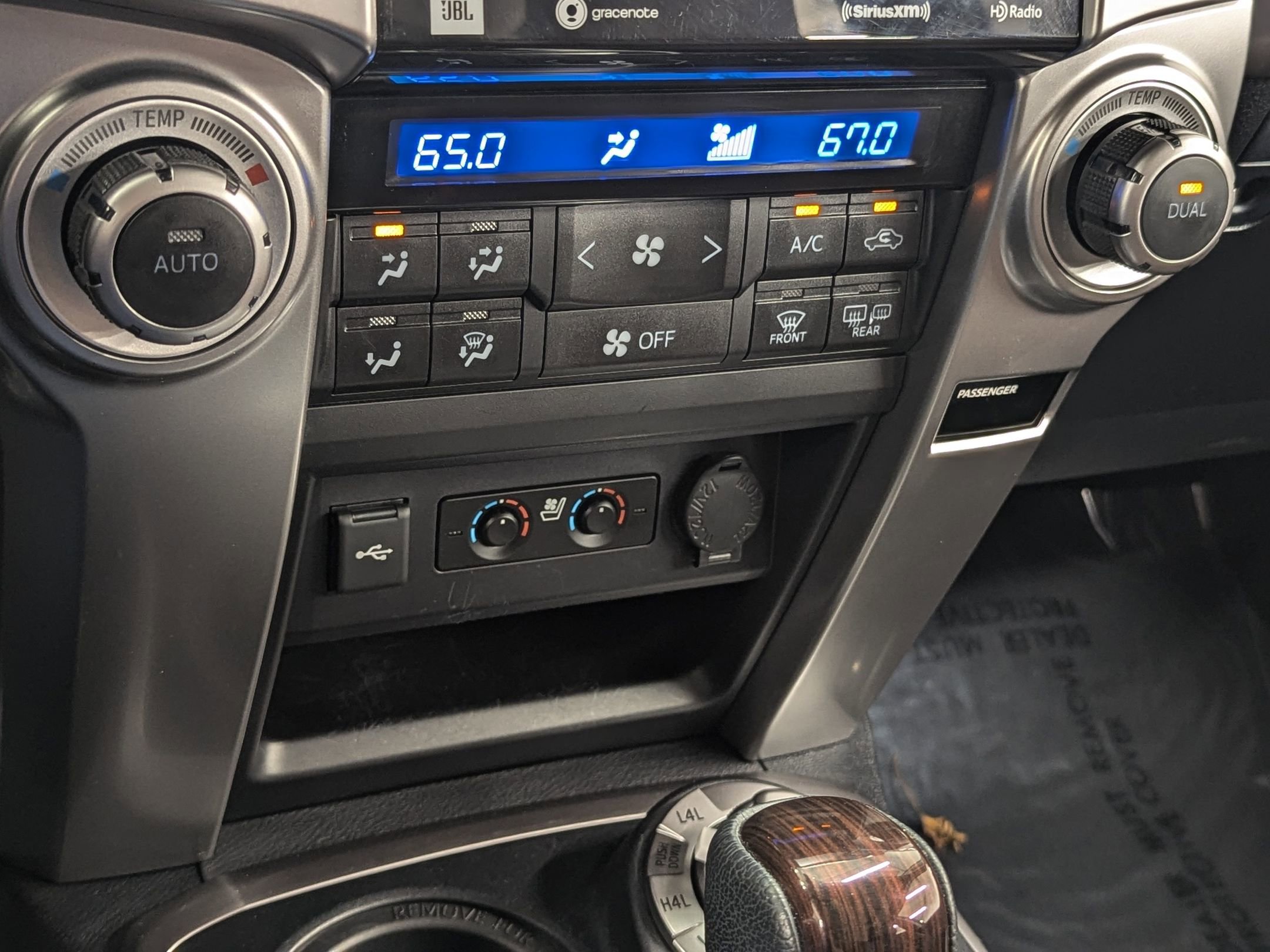 2022 Toyota 4Runner Limited photo 25