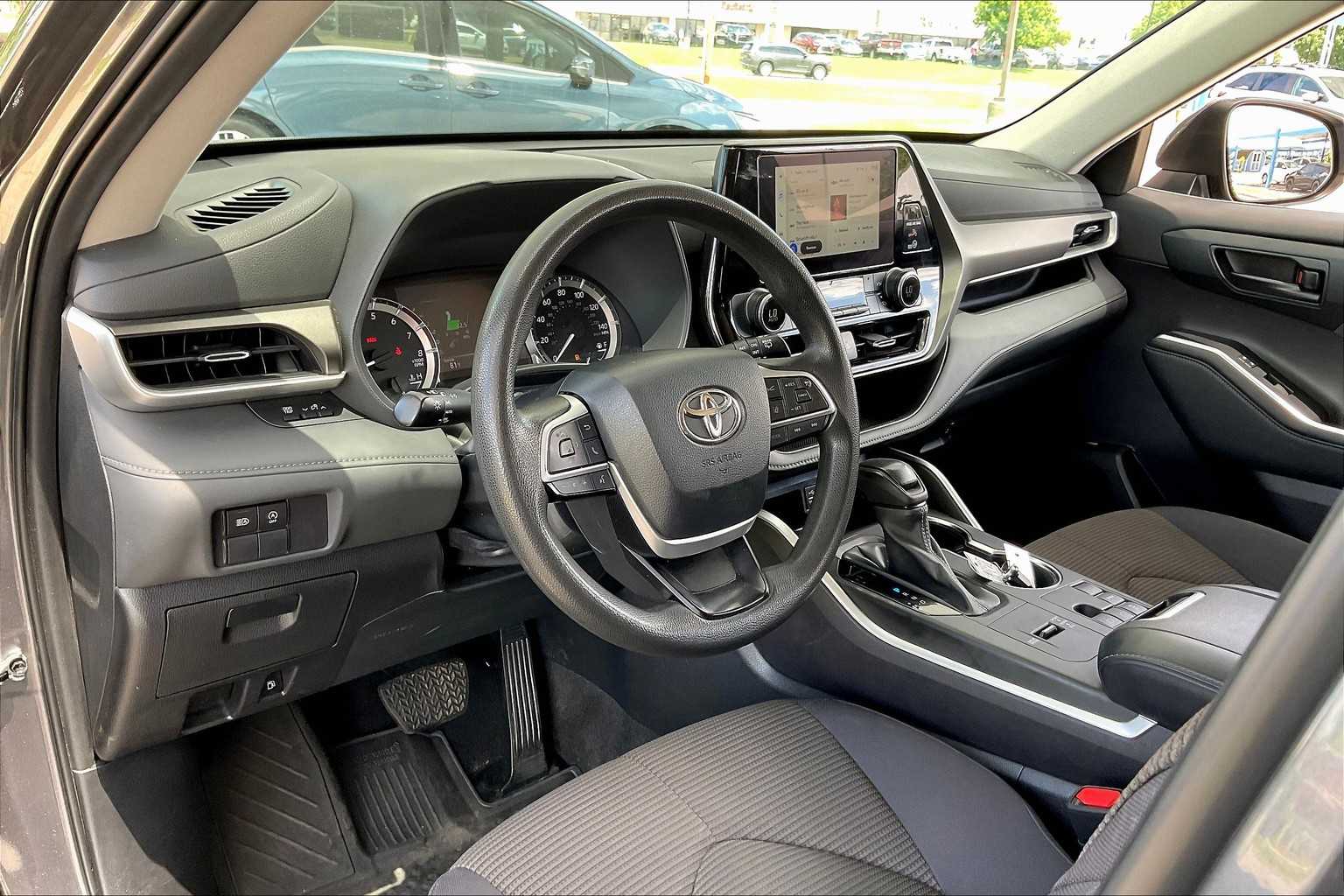 2023 Toyota Highlander L photo 46