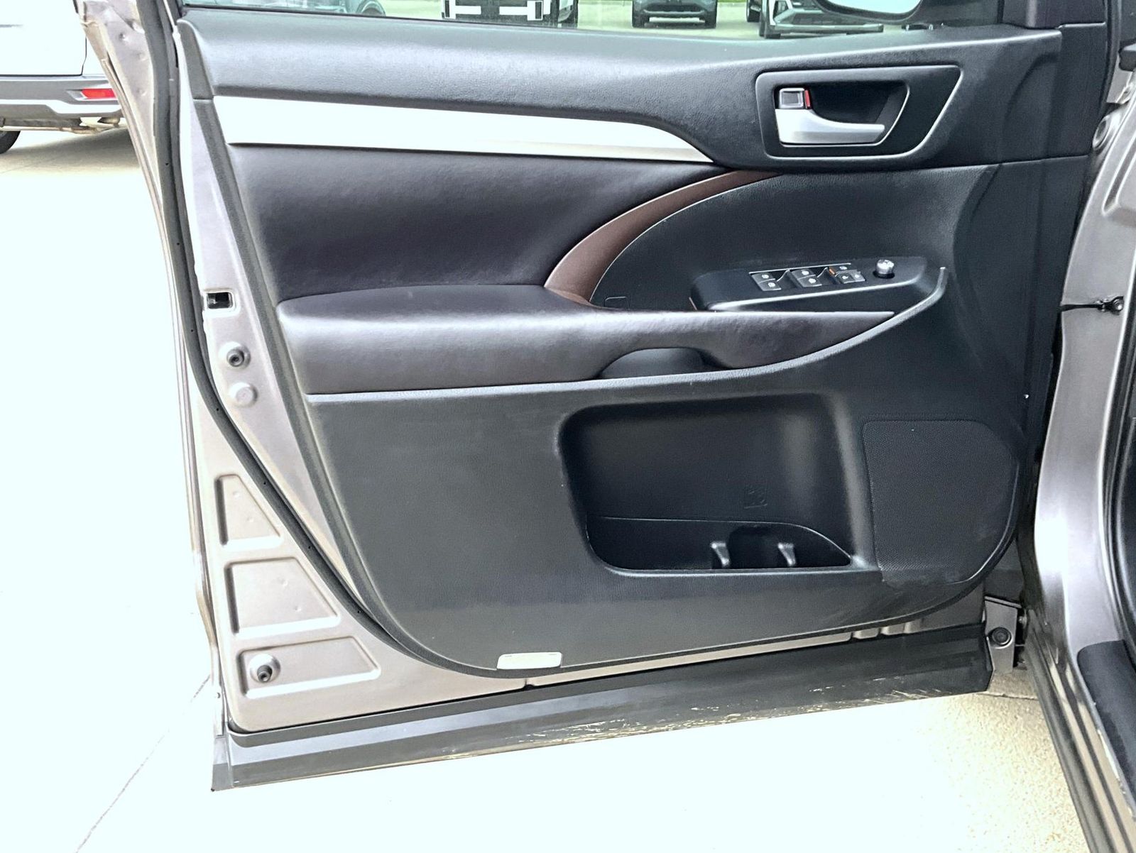 2017 Toyota Highlander XLE photo 10