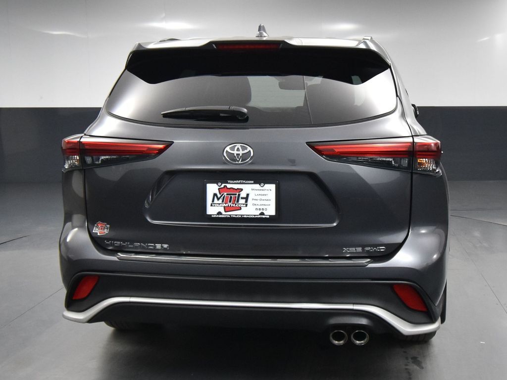 2022 Toyota Highlander XSE photo 4