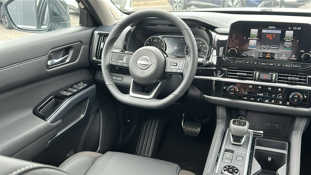 2025 Nissan Pathfinder SL photo 27