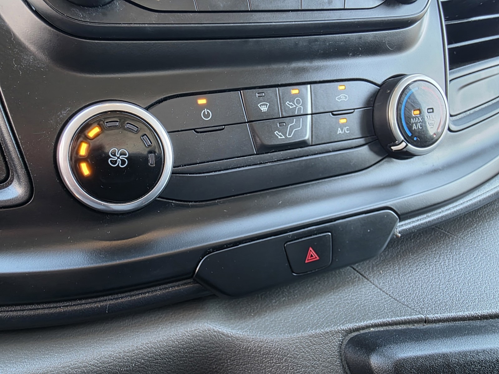 2022 Ford Transit photo 21