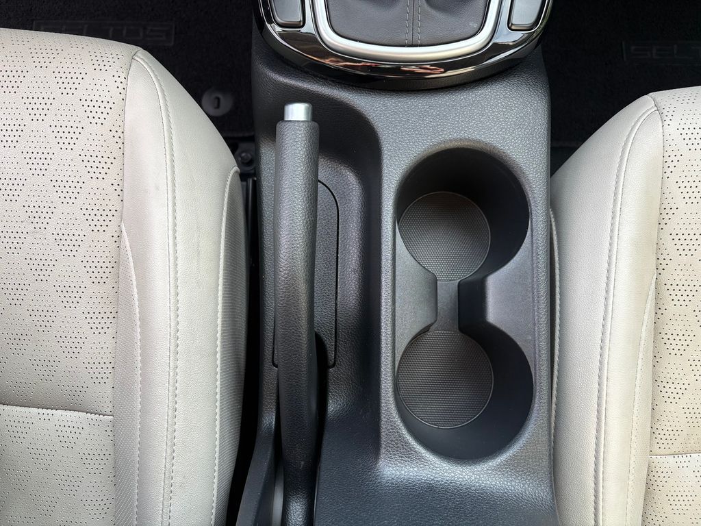 2022 Kia Seltos EX photo 21