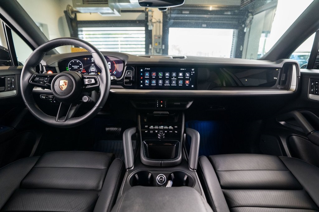 2024 Porsche Cayenne photo 14