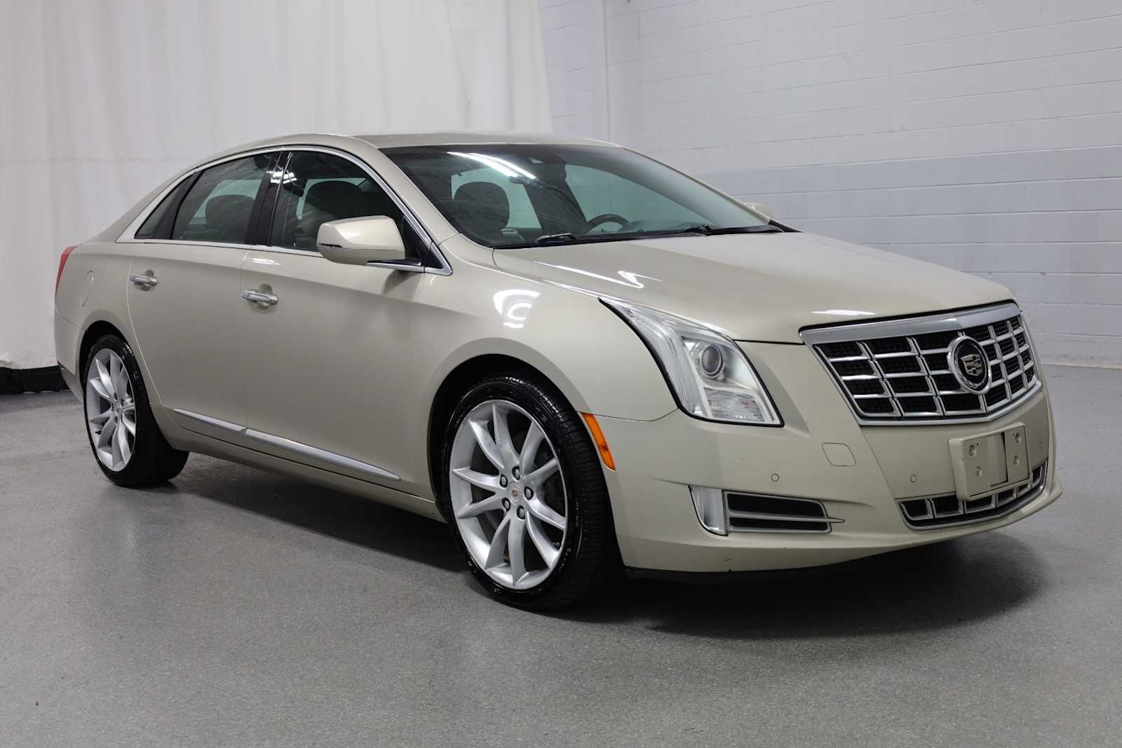 2013 Cadillac XTS Premium photo 12