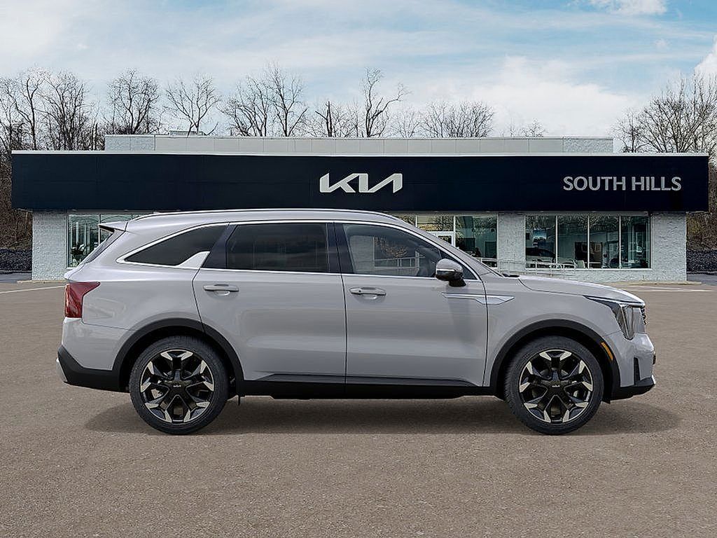 2026 Kia Sorento EX photo 5