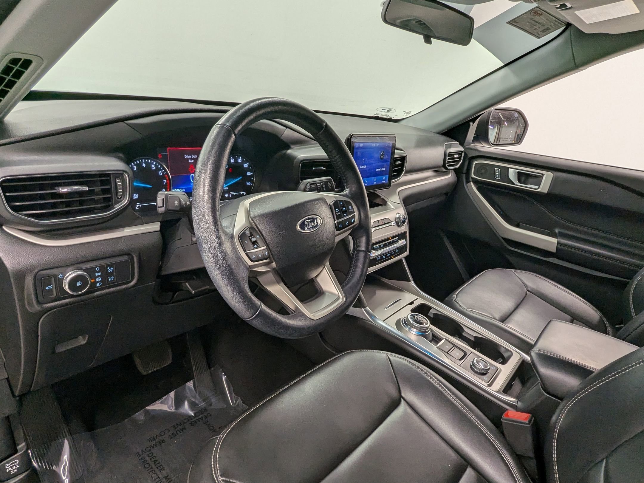 2022 Ford Explorer XLT photo 3
