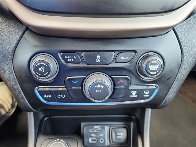 2017 Jeep Cherokee Latitude photo 20