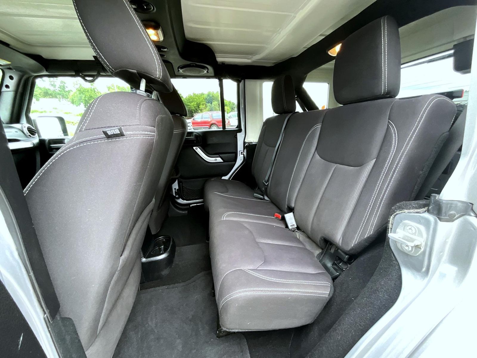 2014 Jeep Wrangler Unlimited Sahara Sport photo 16