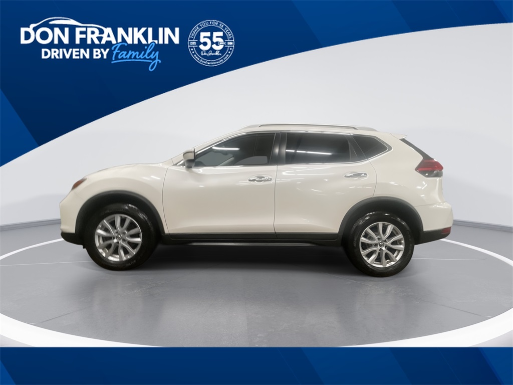 2017 Nissan Rogue SV's photo