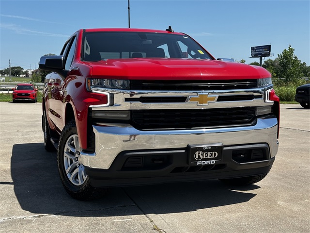 Used 2021 Chevrolet Silverado 1500 LT with VIN 3GCUYDET0MG261814 for sale in Kansas City