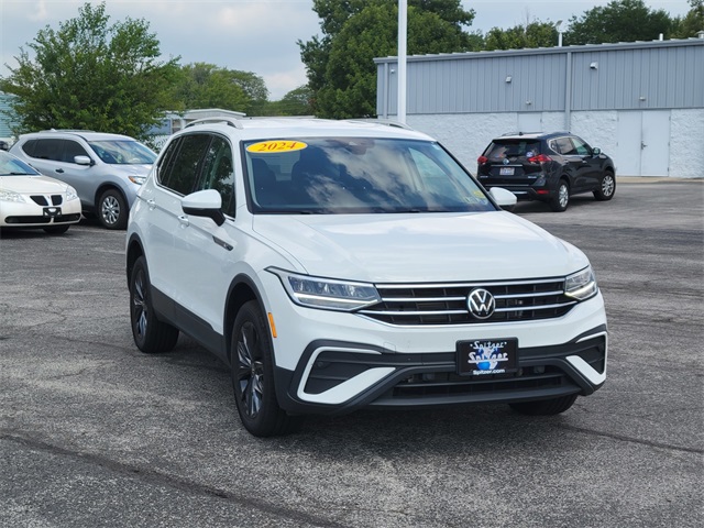 2024 Volkswagen Tiguan SE Wolfsburg Edition photo 3