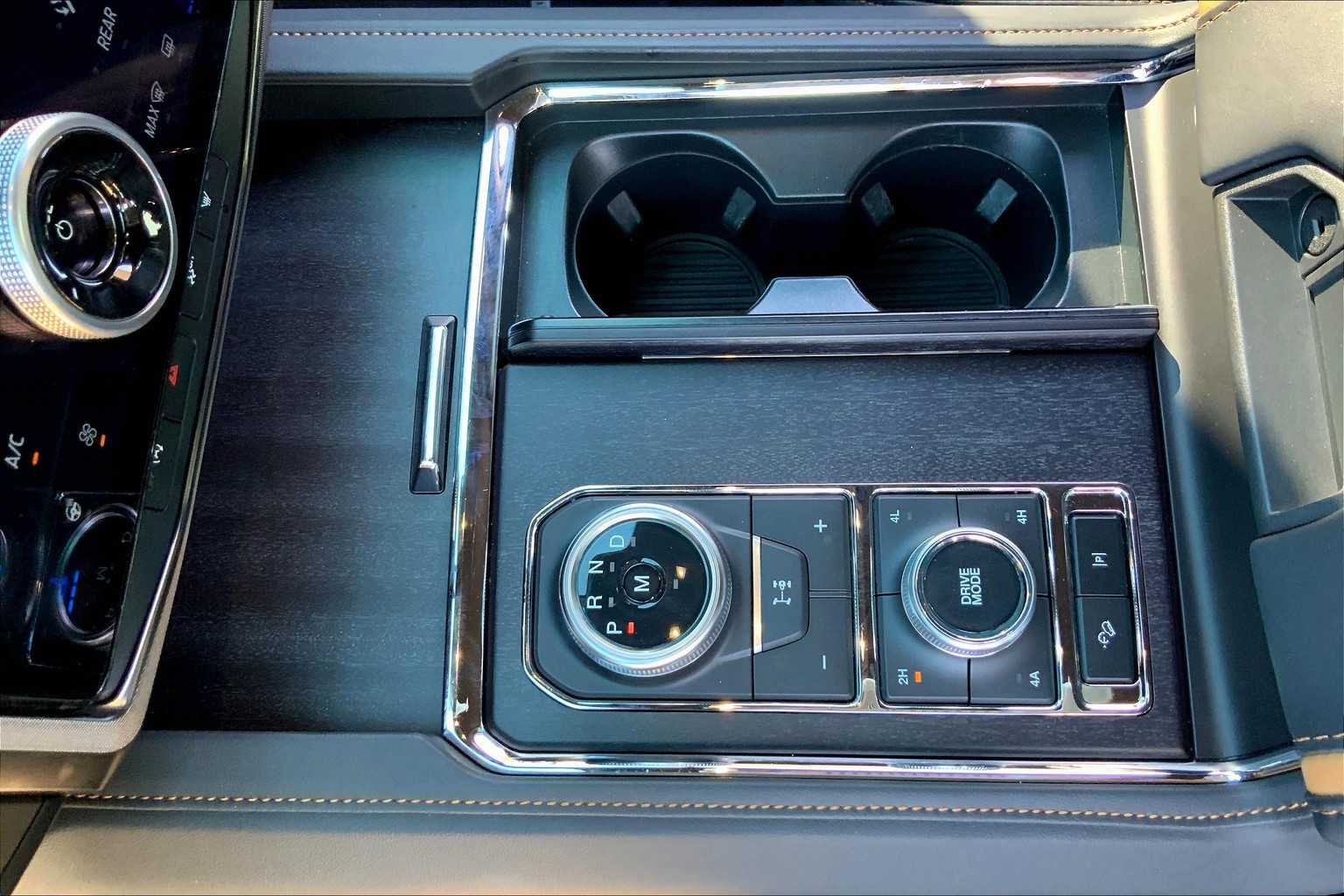 2024 Ford Expedition Platinum photo 13