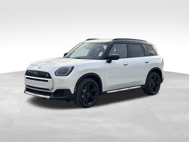 2025 MINI Countryman SE's photo