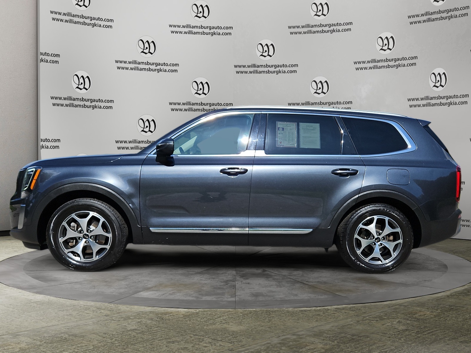 Used 2020 Kia Telluride EX with VIN 5XYP34HC1LG061657 for sale in Williamsburg, VA