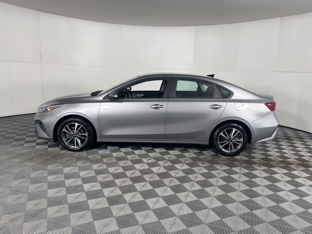 2023 Kia Forte LXS photo 4