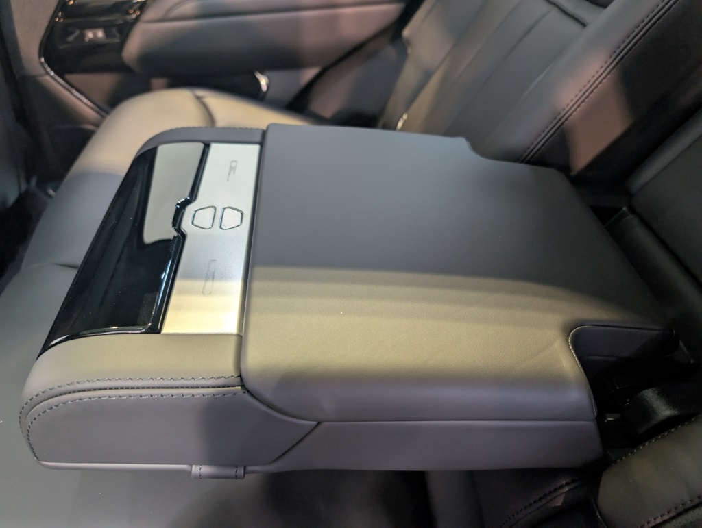 2025 Land Rover Range Rover Sport SE photo 20